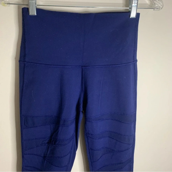 Lululemon Blue Mesh Panel Wunder Under Leggings  6 - Picture 9 of 11